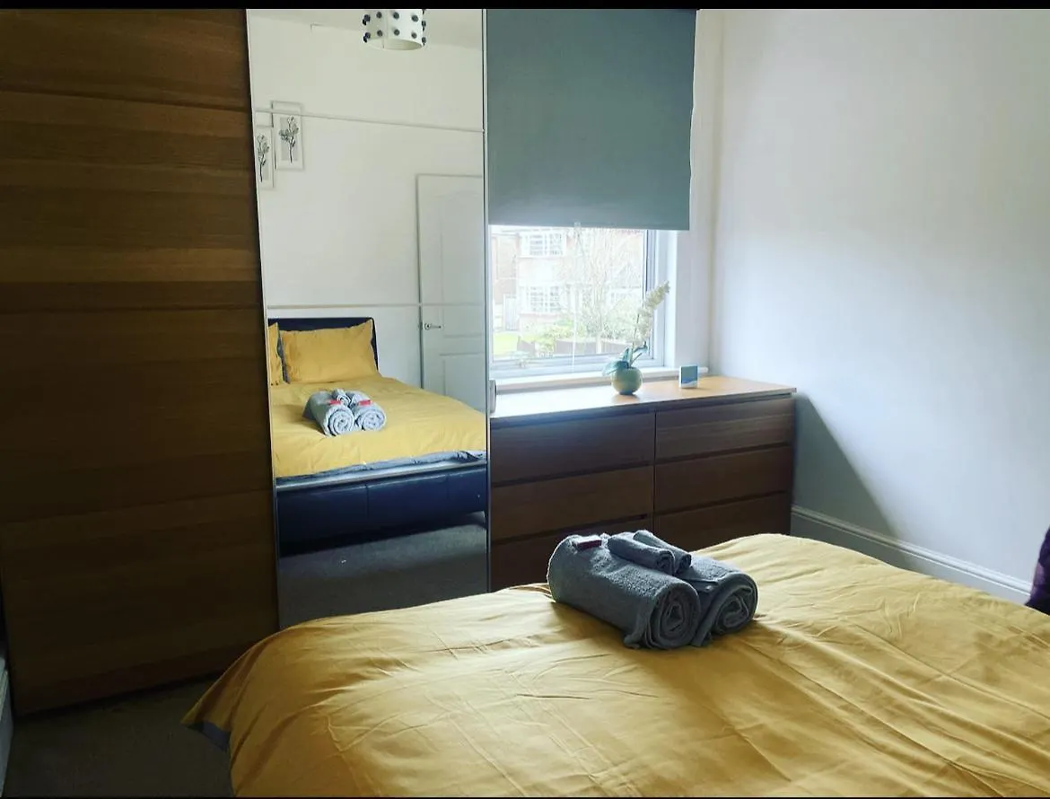 Luxury 1-Bed Apartment With Stunning City Views Perfect For Short Stays In Londres