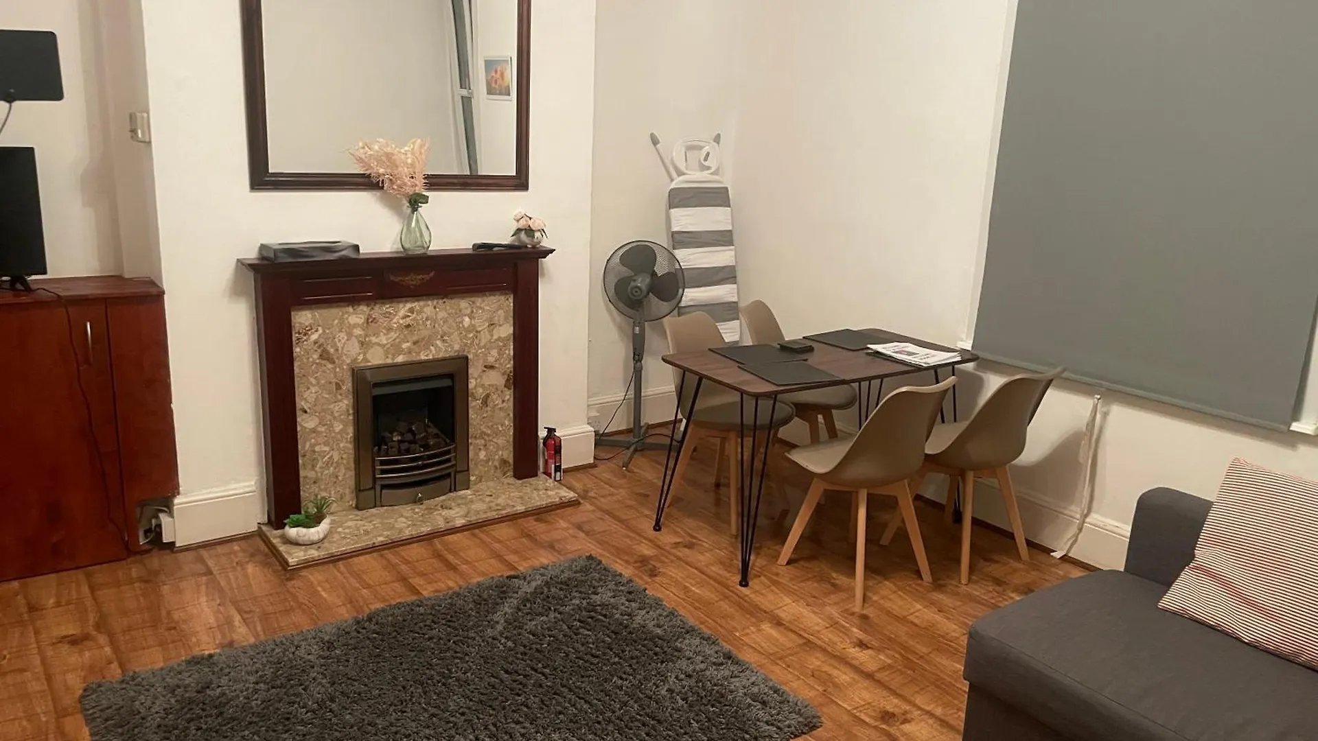 Luxury 1-Bed Apartment With Stunning City Views Perfect For Short Stays In Londres