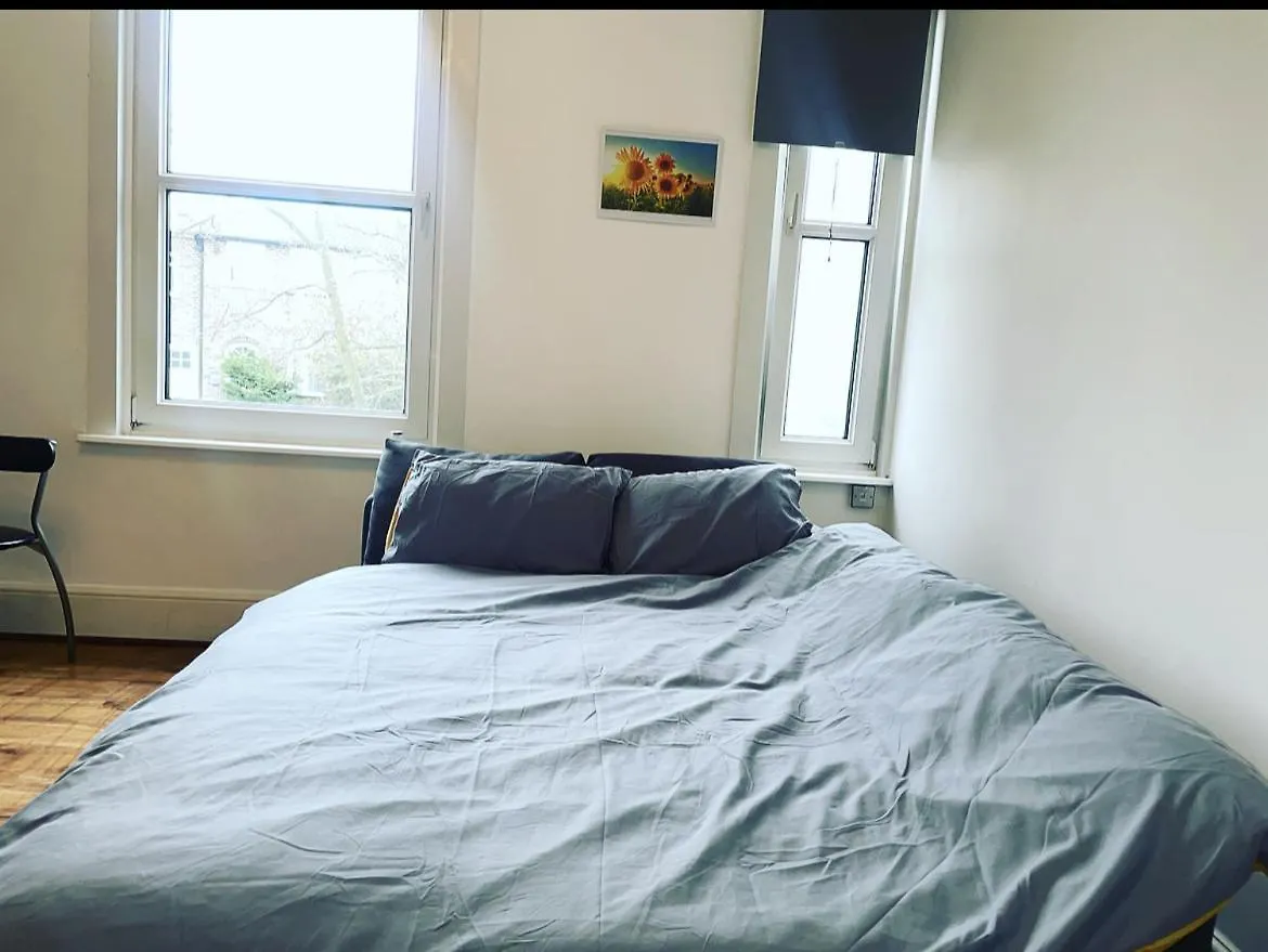 Luxury 1-Bed Apartment With Stunning City Views Perfect For Short Stays In London 0*,