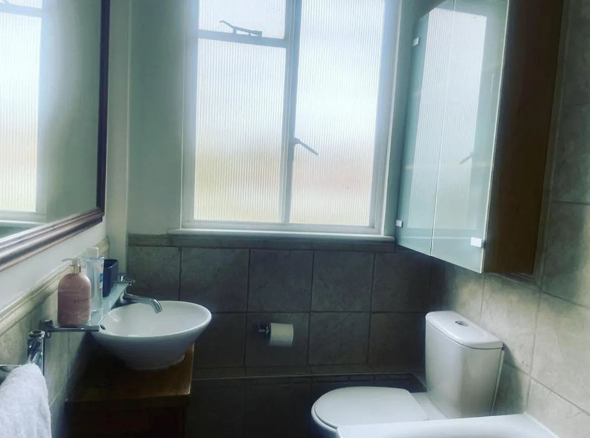 Luxury 1-Bed Apartment With Stunning City Views Perfect For Short Stays In London United Kingdom